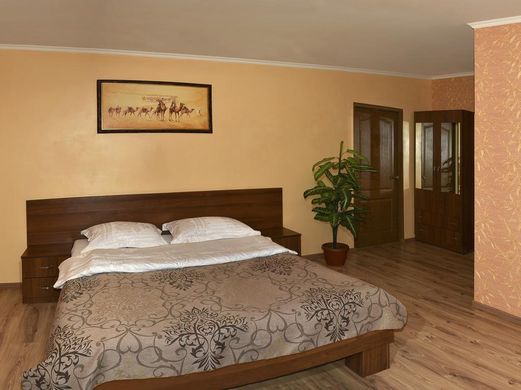 Paradis Hotel Rostov-na-Donu Rom bilde